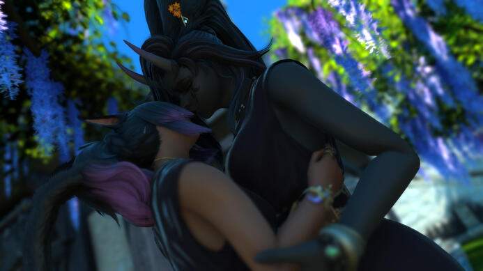 Aisleita and Sumiye kissing, not long after their wedding.